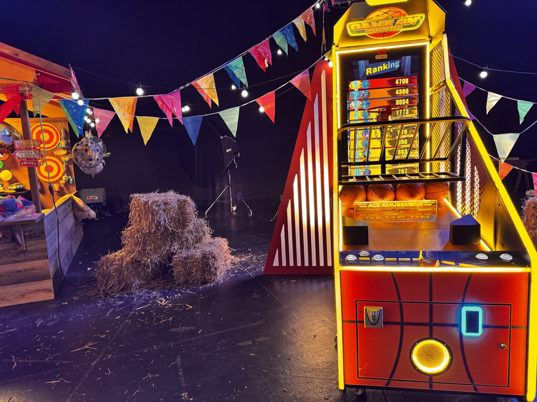Jeu de basket électronique et ambiance de fête foraine pour événement d’entreprise